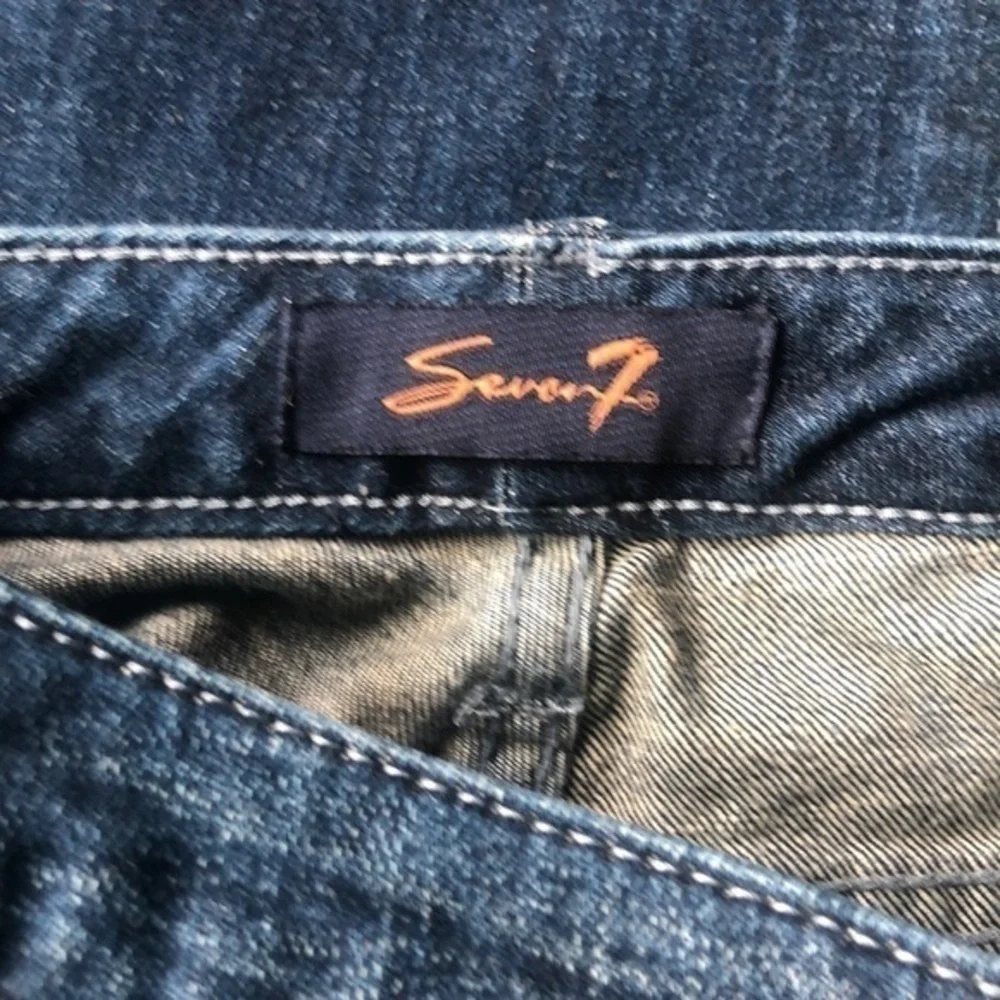 Seven7 jeans size 4 straight leg blue jeans